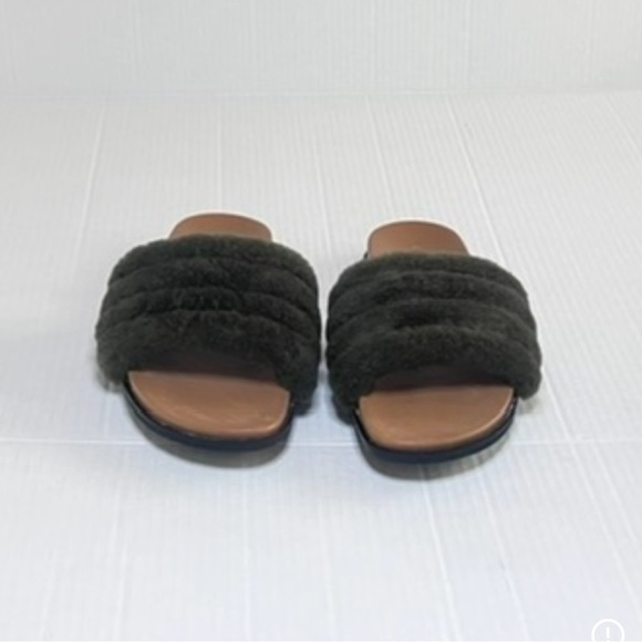 Garnet Hill Daria Slides - Picture 8 of 11